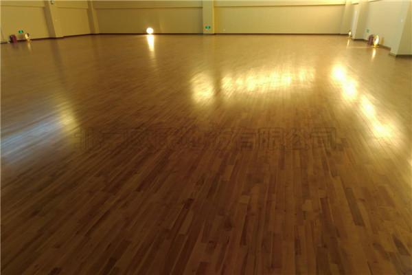 北京海淀分局靜物訓(xùn)練用體育館運(yùn)動(dòng)木地板鋪設(shè)工程
