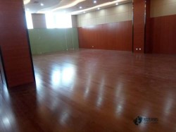 一般籃球木地板施工團(tuán)隊(duì)