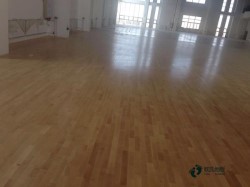 實(shí)木運(yùn)動(dòng)場館木地板安裝公司