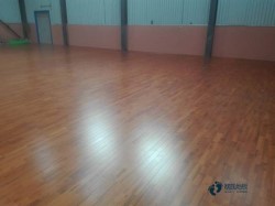 中等運(yùn)動(dòng)體育木地板施工