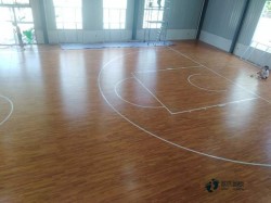 松木舞臺(tái)運(yùn)動(dòng)場(chǎng)地地板哪些牌子好