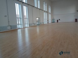 大學(xué)籃球館地板施工工藝