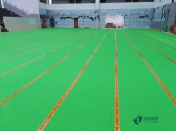 學(xué)校俄勒岡松舞臺體育運(yùn)動(dòng)地板施工隊(duì)